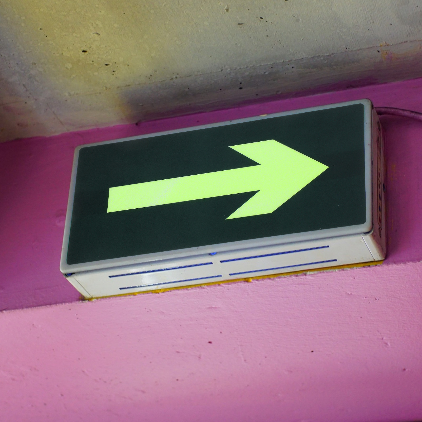 8Pcs Fire Evacuation Arrow Sti - Emergency Exit Sign recensie en prijs